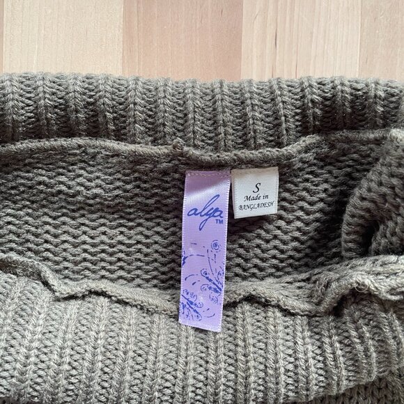 Francesca's Women's Olive Green Semi-Sheer High Neck Sweater size Small - Picture 3 of 6